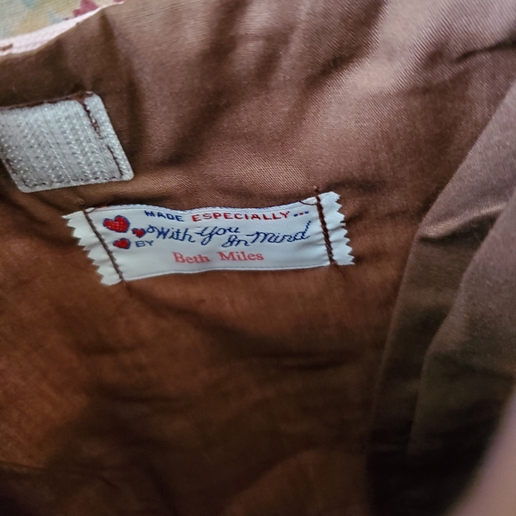 Handmade Scenic Man and Woman Dancing/Bridge Crossbody Purse - Picture 5 of 6